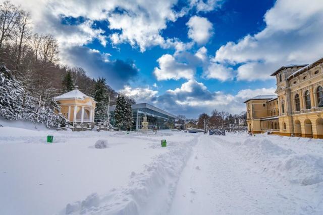 Hotel Osrodek Wypoczynkowy Gromada Krynica-Zdrój Exterior foto